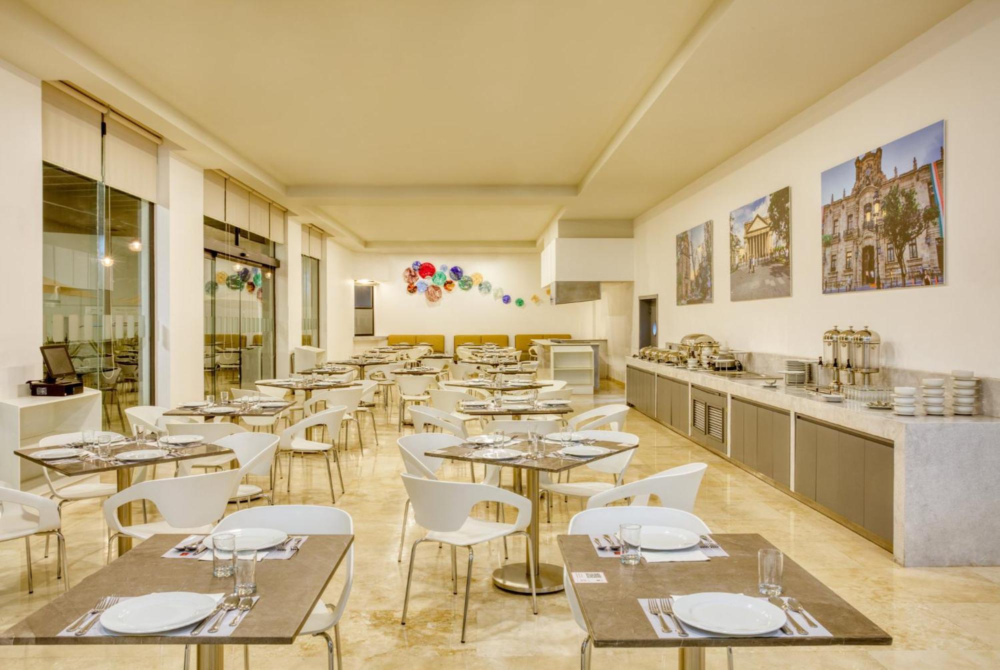 Fiesta Inn Guadalajara Aeropuerto Las Pintas Exterior photo